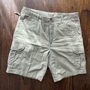 LL Bean Men’s olive khaki cargo shorts size 38W